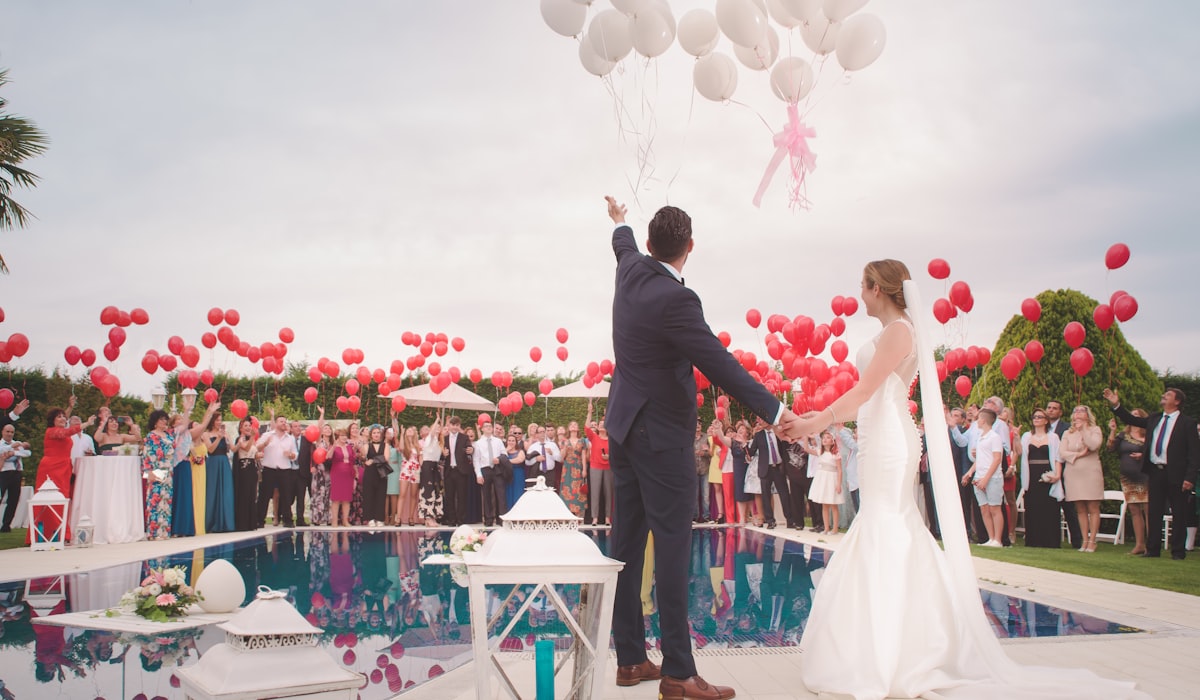 Casamento com convidados: o contrato precisa cobrir o que só o grande dia traz